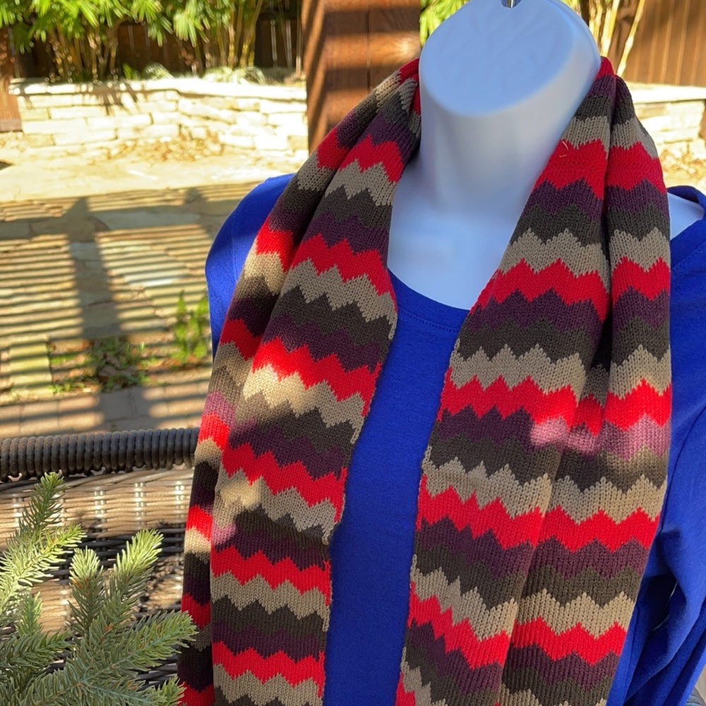 🔥 SALE NWT Infinity Scarf | Red, Tan & Forest Green chevron pattern